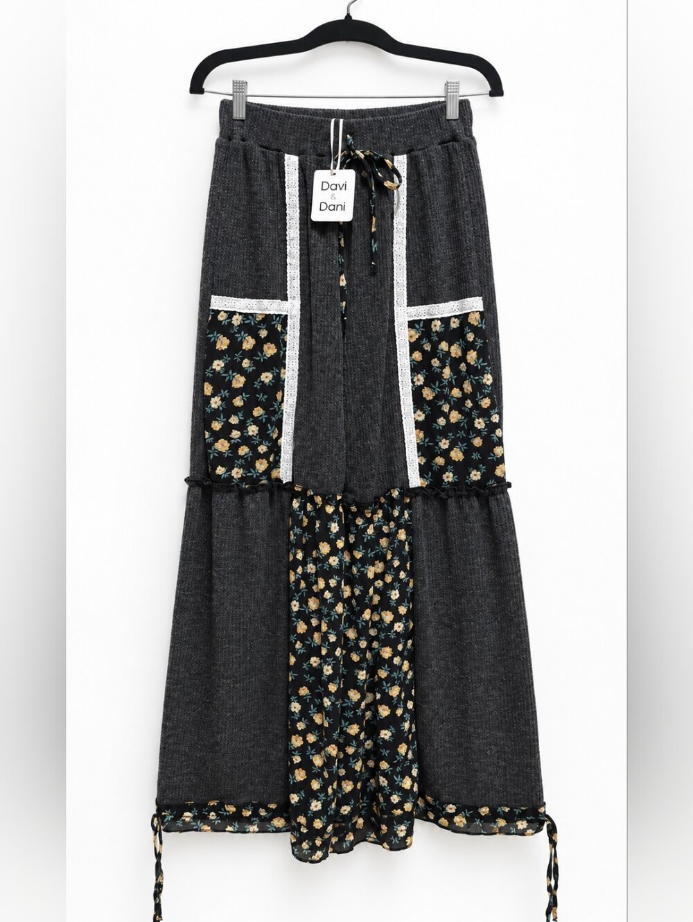 Davi & Dani Floral Patchwork Lace Wide Leg Pants โ Small NWT
